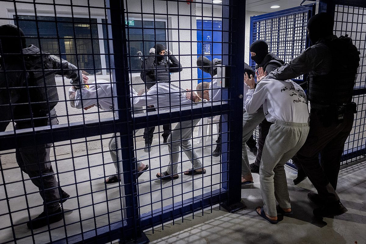 We're sorry. This image does not have any alternative text.